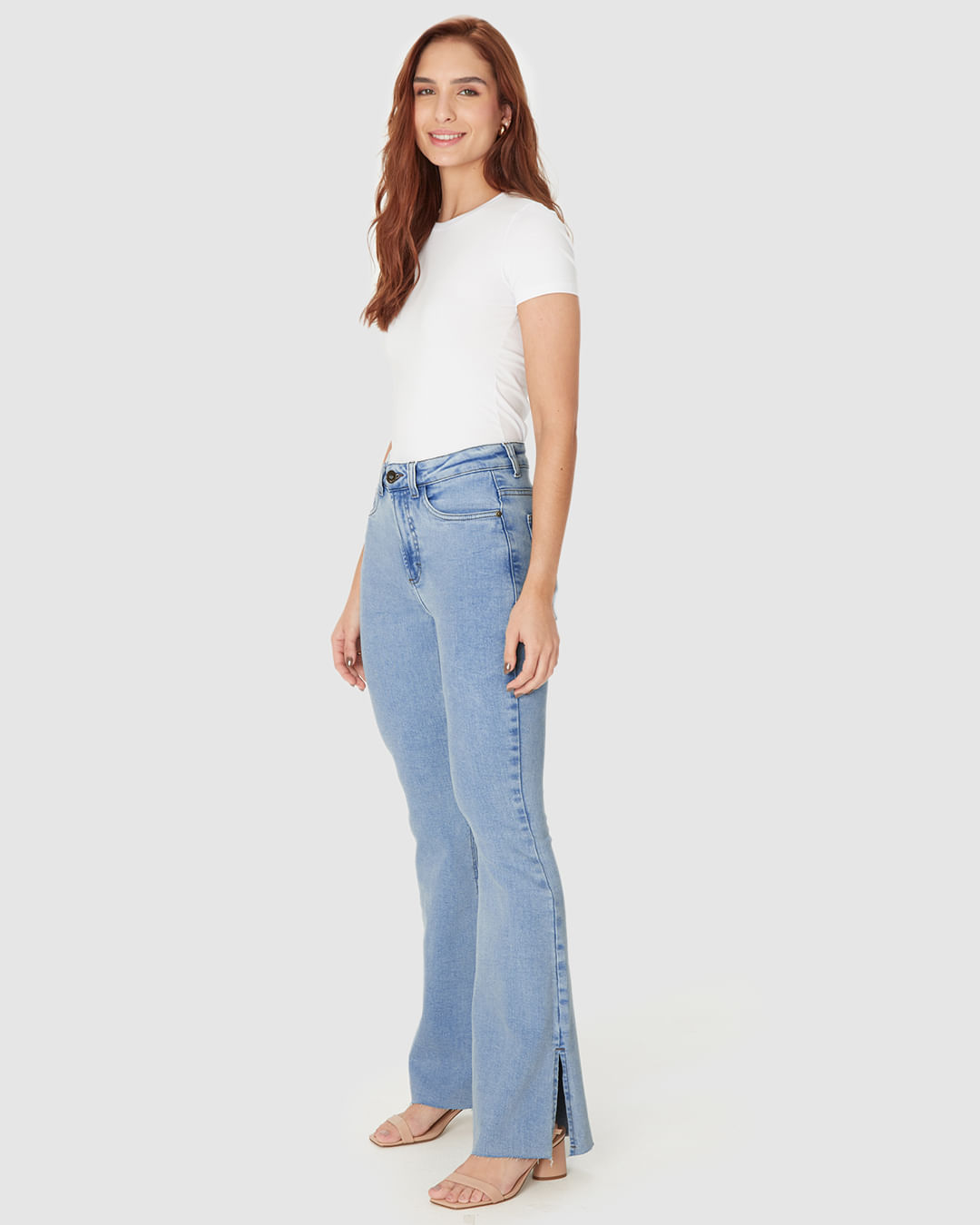 Calça Feminina Small Flare Fenda Lateral Barra Desfiada Em Jeans Stretch - Imagem 38
