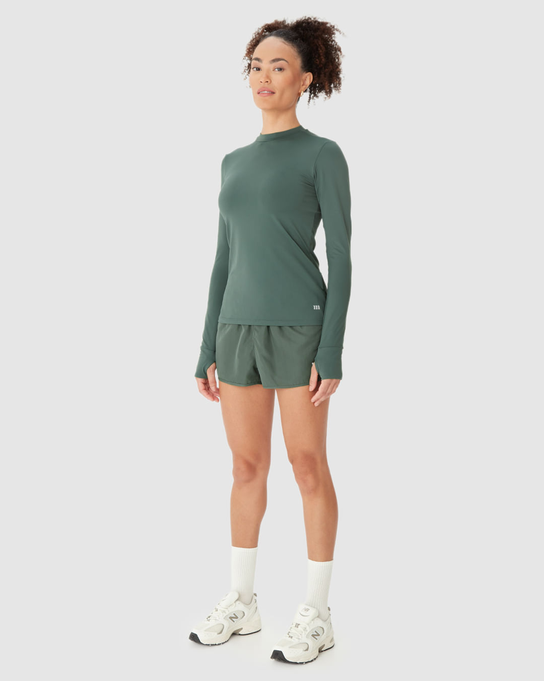 Blusa Esportiva Feminina Manga Com Abertura Para Dedo E Proteção UV50+ Malwee Active - Imagem 17