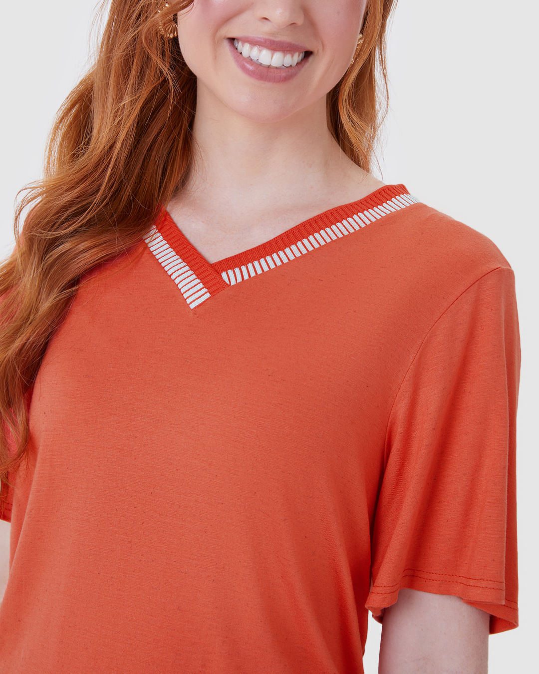 Blusa Ampla Feminina Decote V Retilínea Em Malha Viscolinho Stretch - Imagem 3