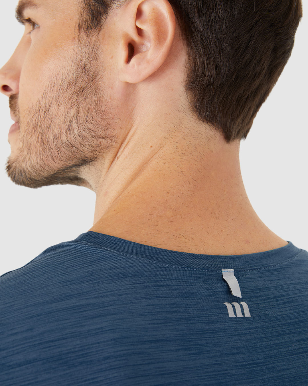 Camiseta Esportiva Masculina Com Passante Para Fone De Ouvido Malha Rajada Dry Malwee Active - Imagem 23