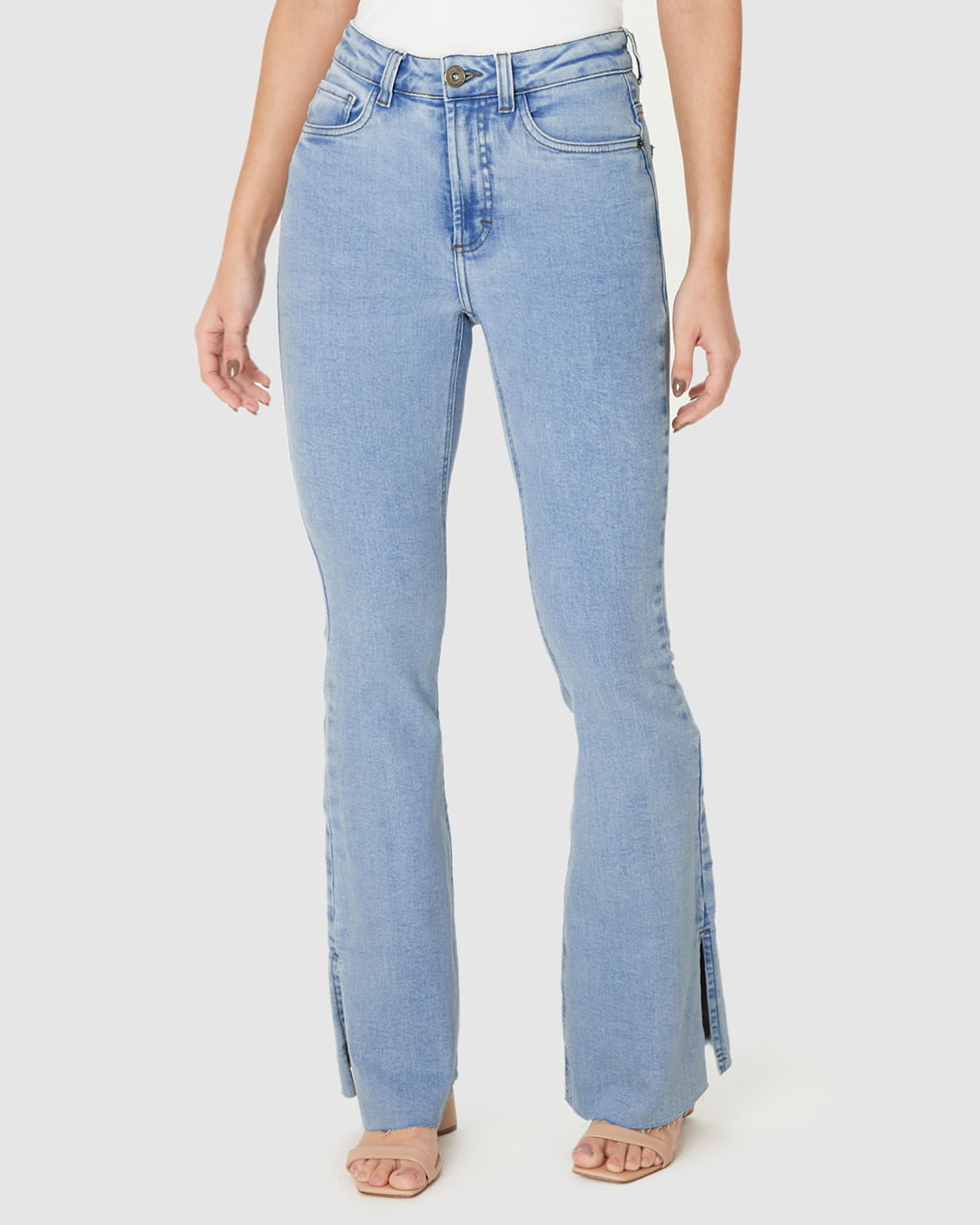 Calça Feminina Small Flare Fenda Lateral Barra Desfiada Em Jeans Stretch - Imagem 16