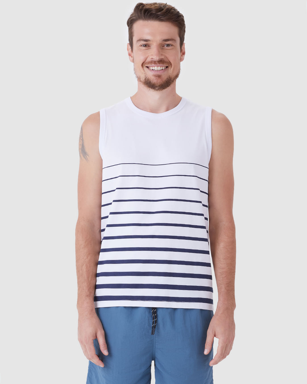 Regata Masculina Regular Estampa Frontal Listrada Em Algodão - Imagem 14