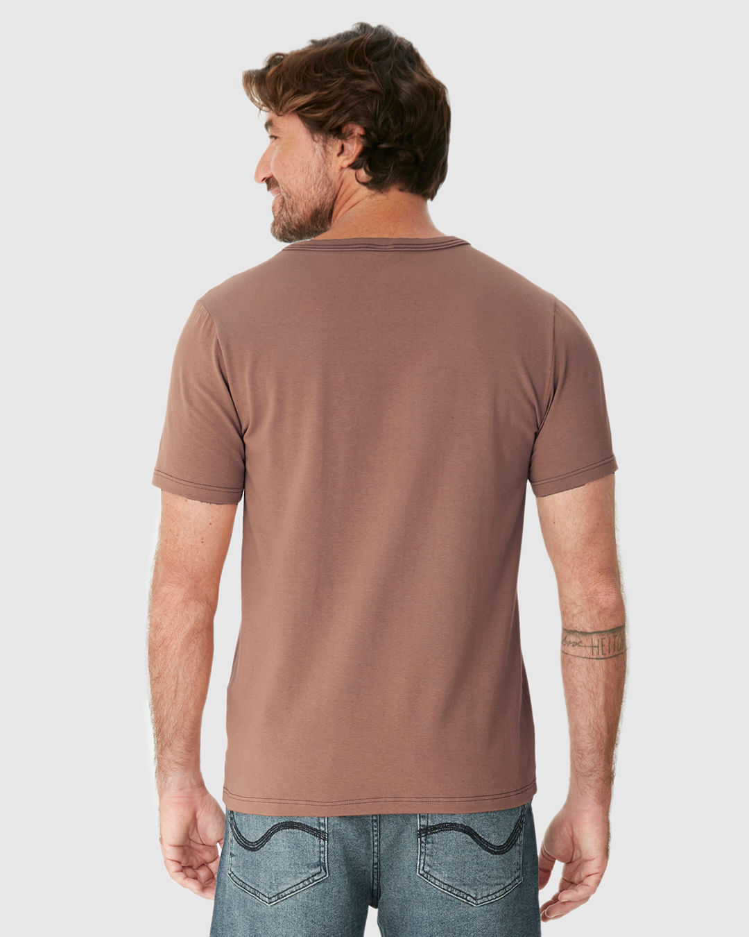 Camiseta Básica Masculina Detalhe Bolso Frontal Em Malha Linho - Imagem 10