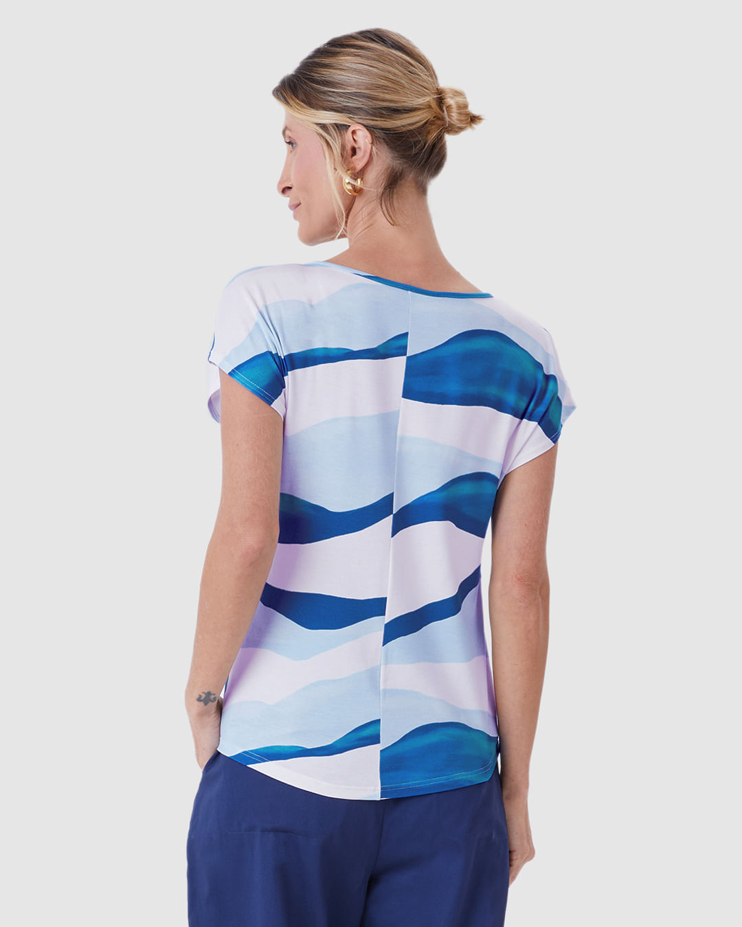 Blusa Feminina Manga Curta Estampa Digital Em Viscose Stretch - Imagem 25