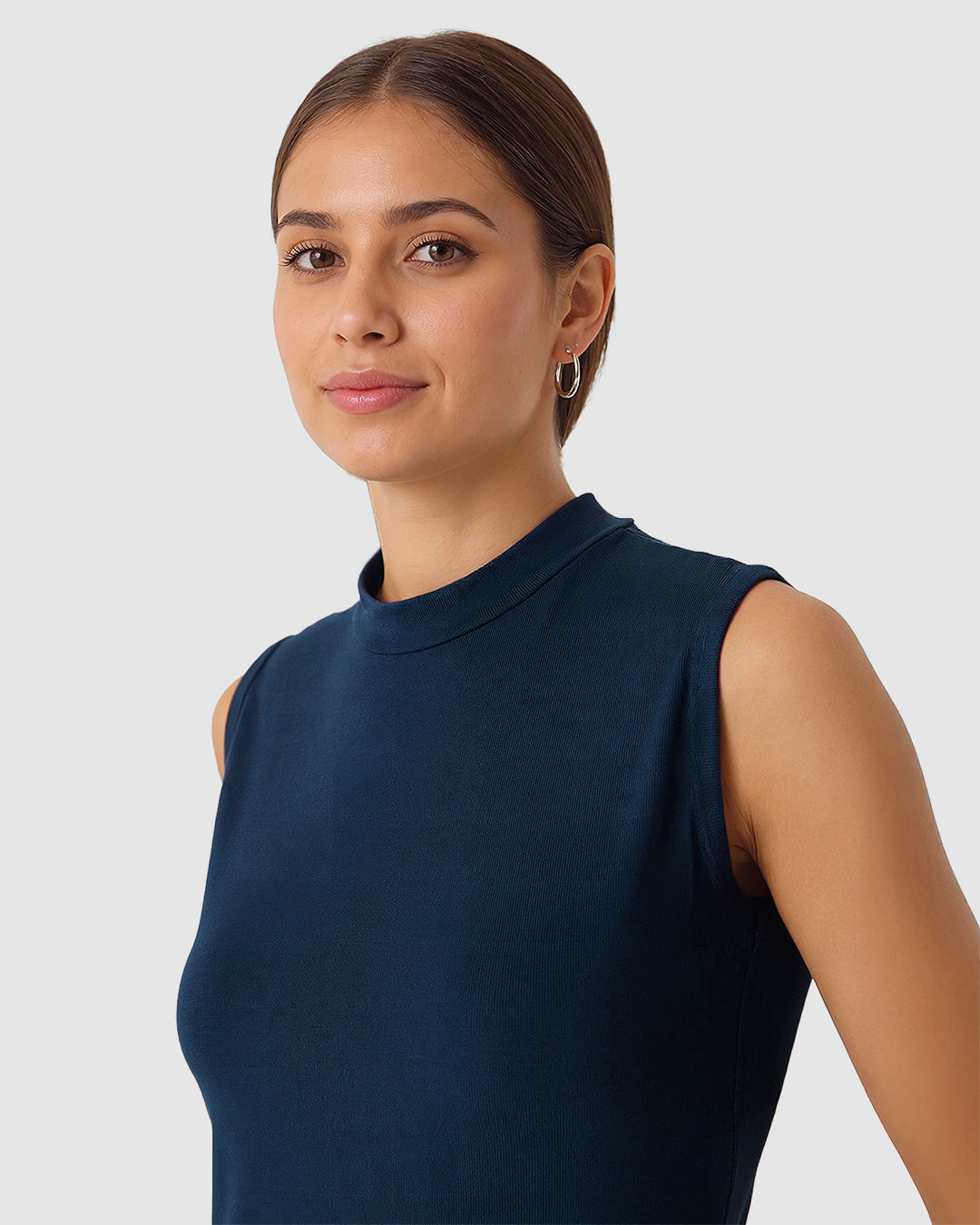 Regata Justa Feminina Gola Alta Em Malha Viscose - Imagem 3