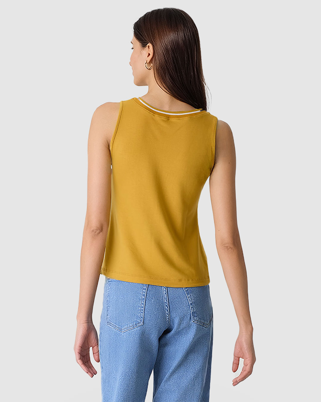 Regata Feminina Decote U Retilínea Em Moletinho De Viscose - Imagem 4