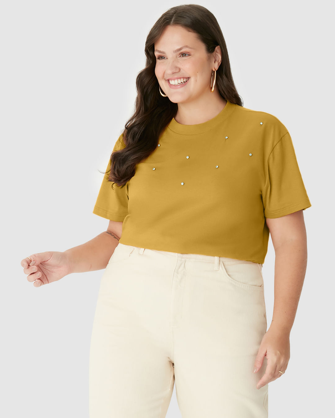 Camiseta Feminina Plus Size Box Aplique Rebite Com Strass Em Algodão