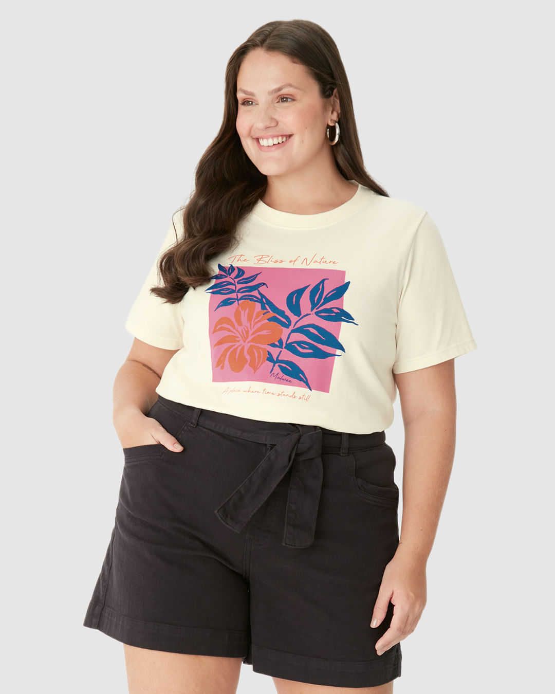 Camiseta Feminina Plus Size Ampla The Bliss Of Nature Em Algodão
