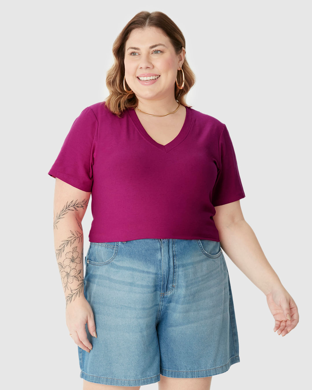 Blusa Básica Feminina Plus Size Ampla Decote V Em Malha Linho