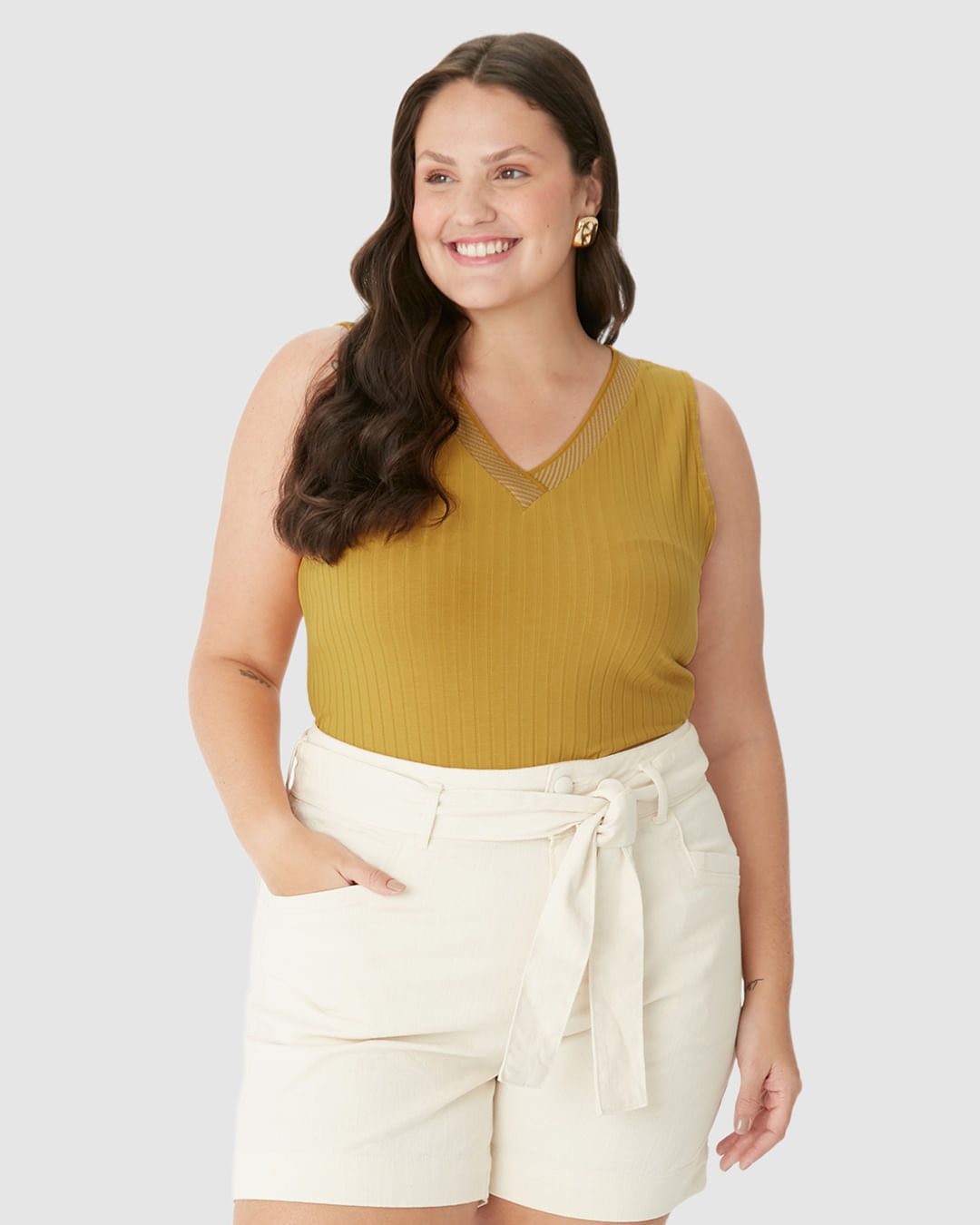 Regata Feminina Plus Size Decote V Retilínea Em Malha Viscose Canelada