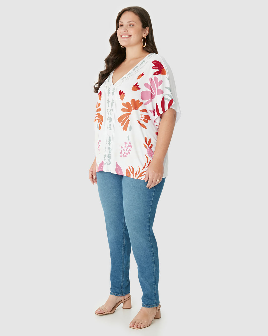 Blusa Feminina Plus Size Ampla Estampada Decote V Em Viscose Stretch - Imagem 17