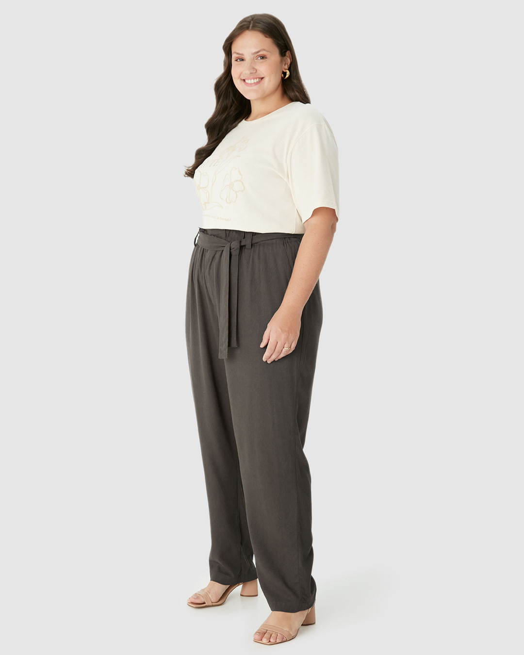 Calça Feminina Plus Size Clochard Com Cinto Em Viscolinho - Imagem 12