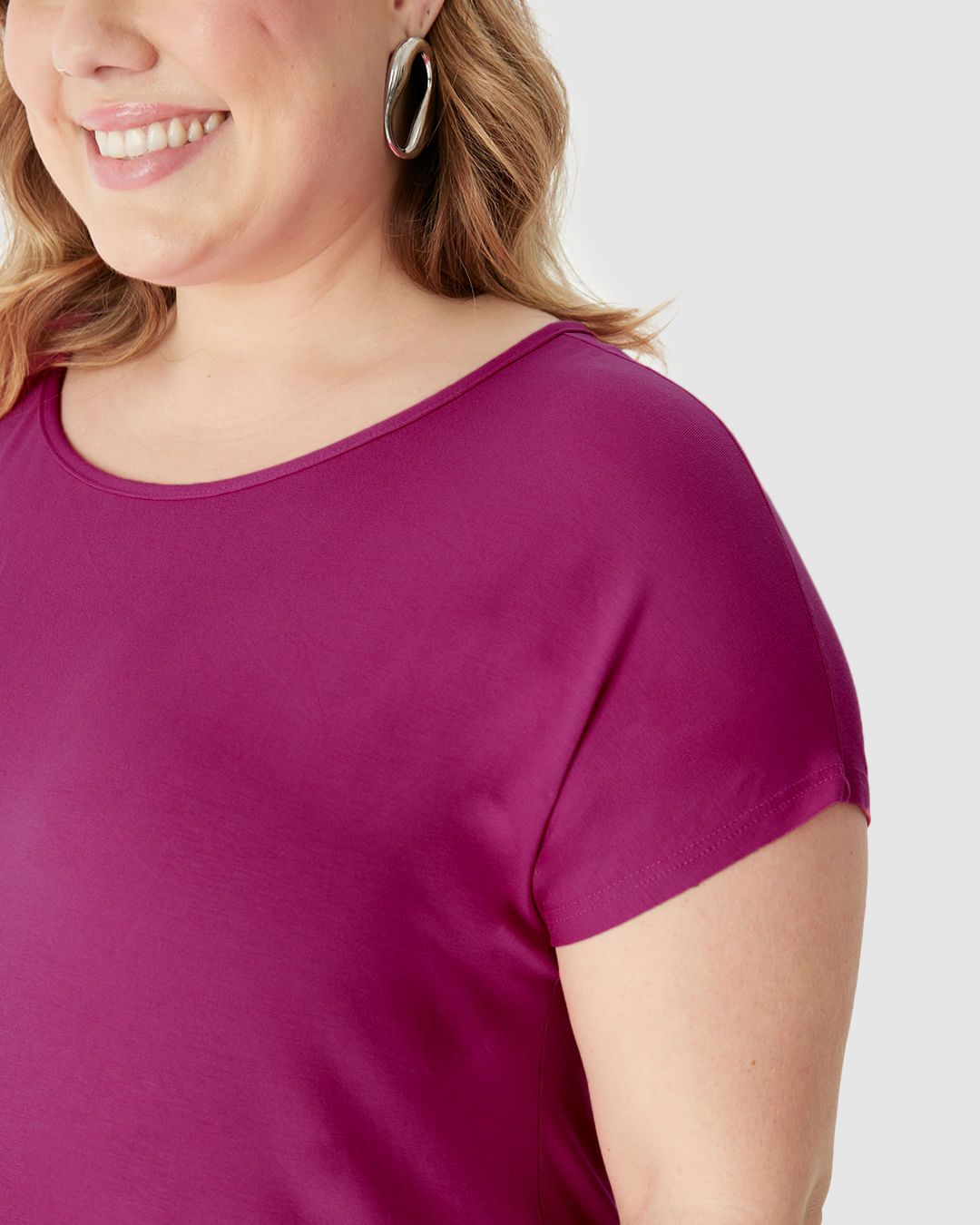 Blusa Básica Feminina Plus Size Manga Japonesa Em Viscose Stretch - Imagem 23