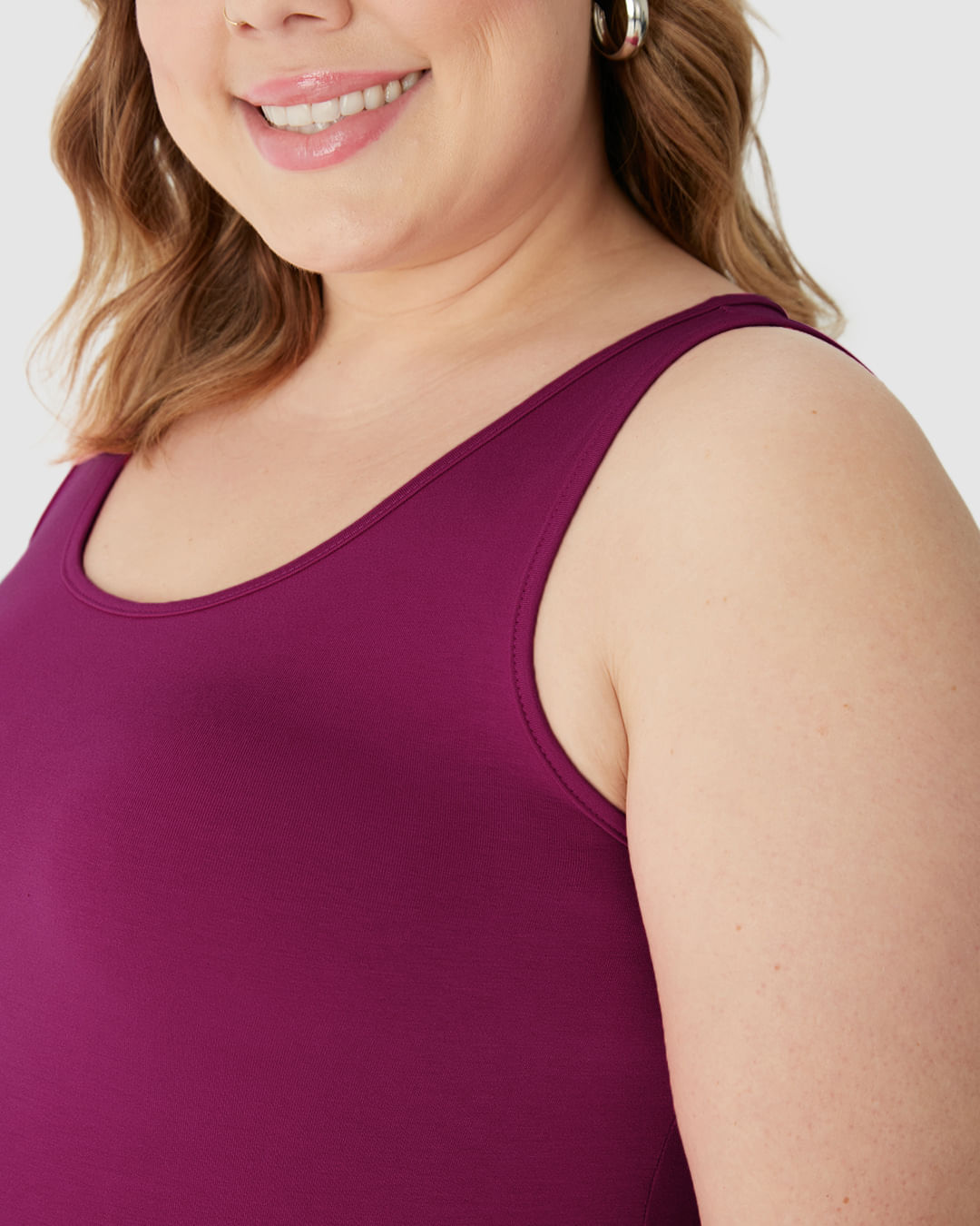 Regata Feminina Plus Size Reta Em Viscose Stretch - Imagem 8