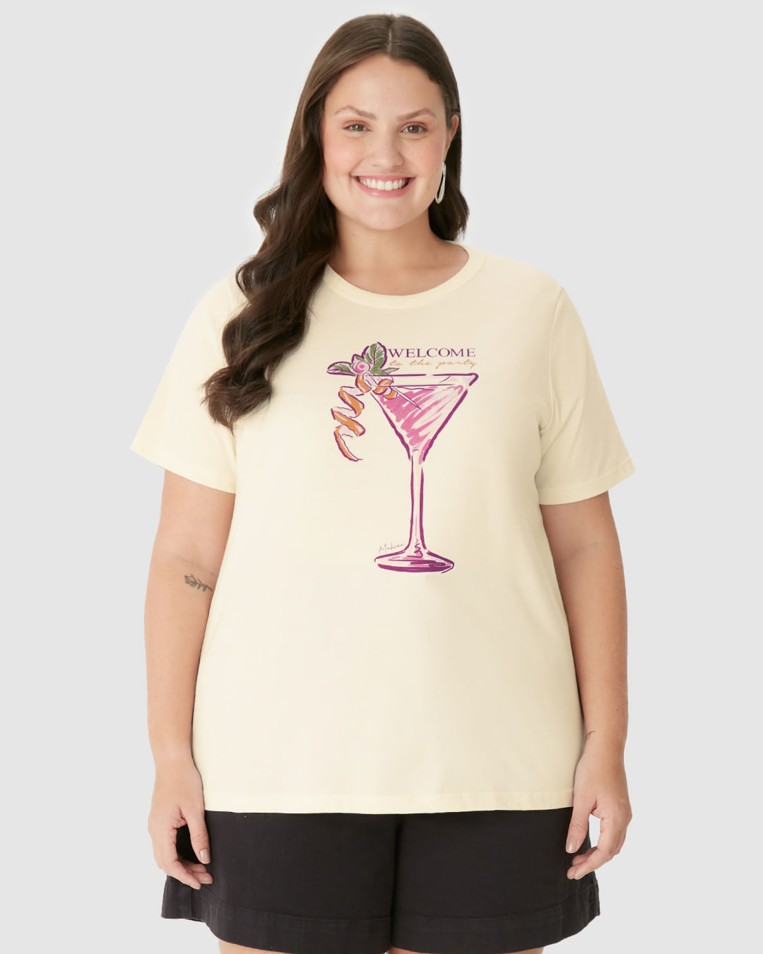 Camiseta Feminina Plus Size Estampa Welcome To The Party Em Algodão - Imagem 24