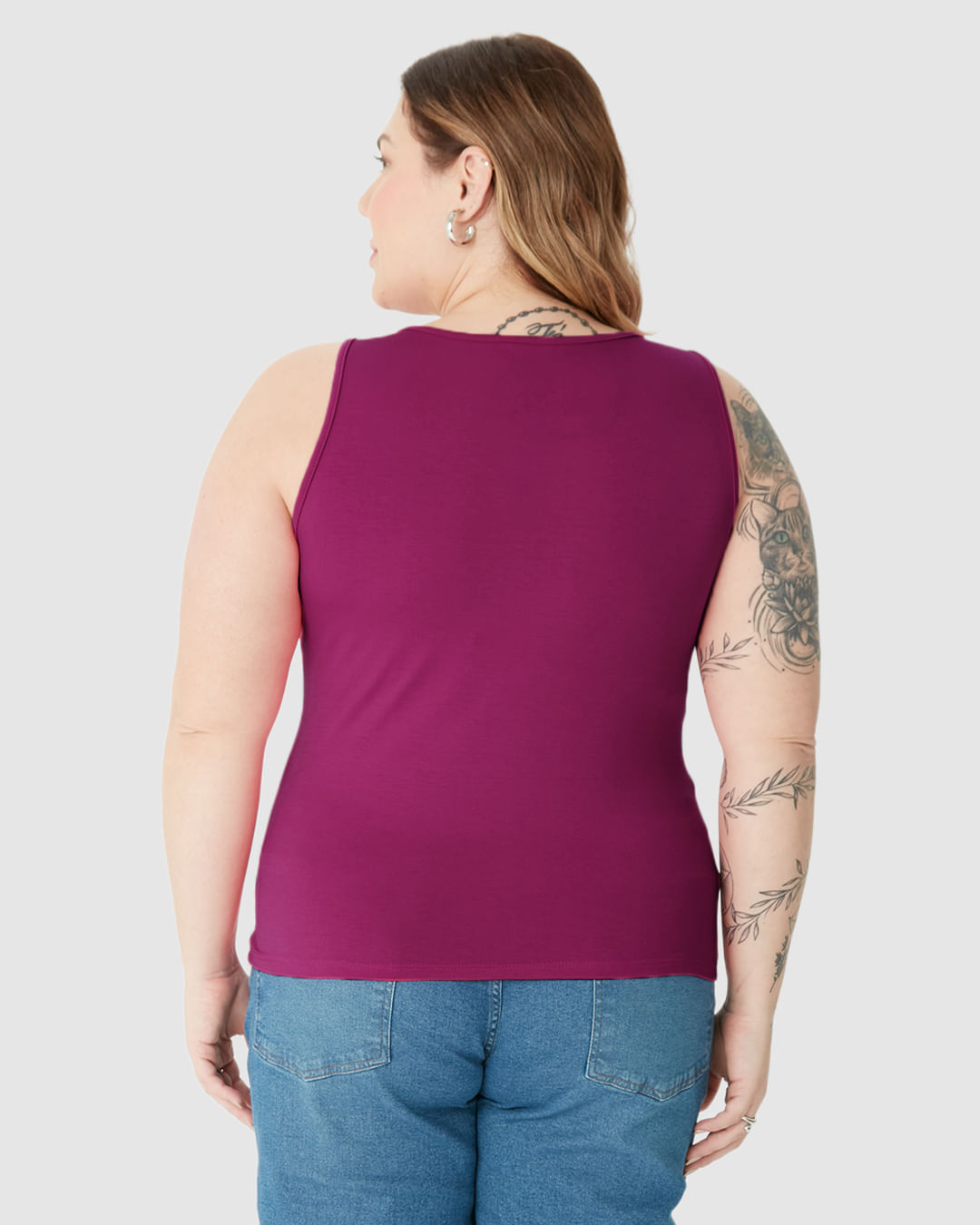 Regata Feminina Plus Size Reta Em Viscose Stretch - Imagem 15