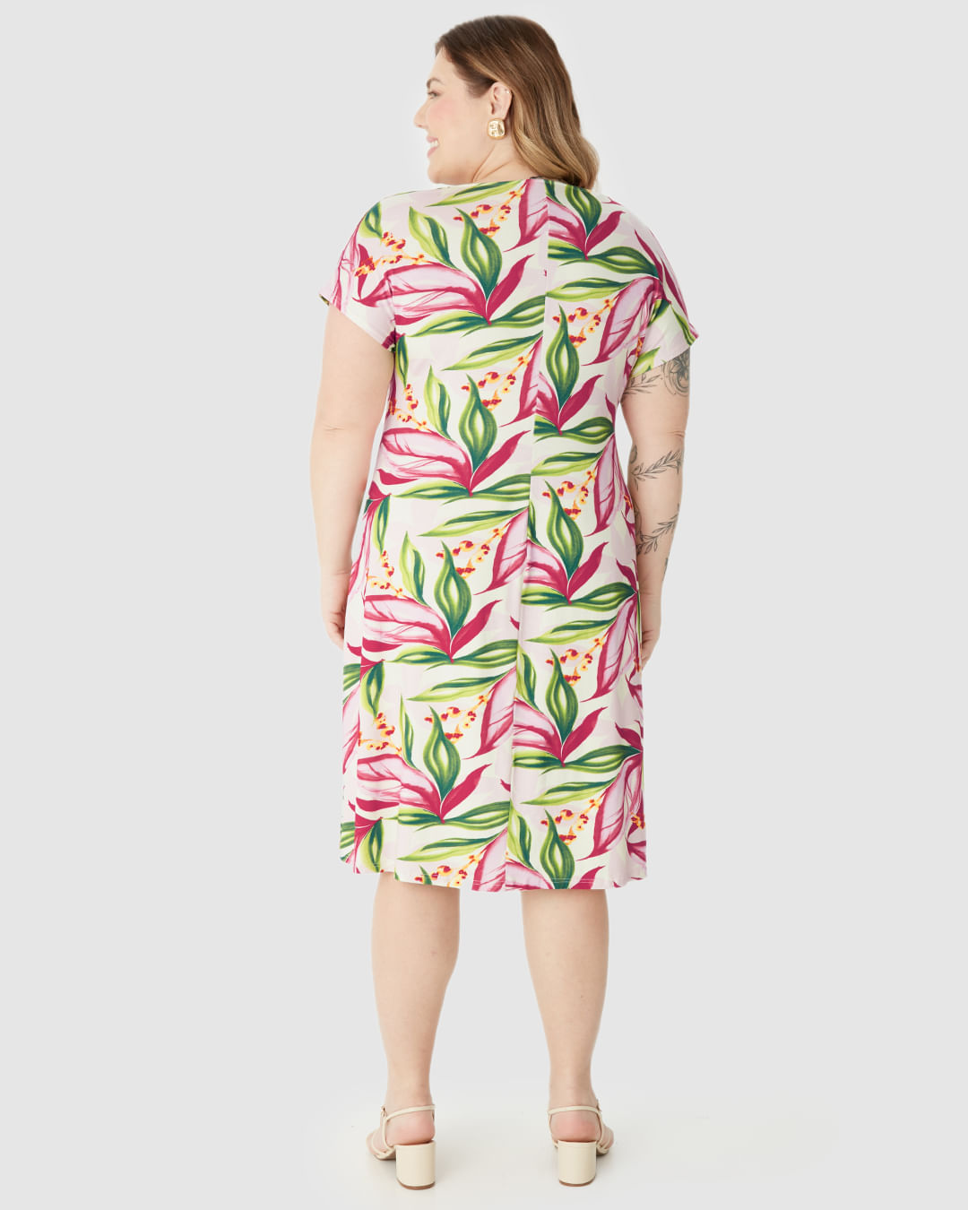 Vestido Feminino Plus Size Reto Estampa Digital Em Viscose Stretch - Imagem 15