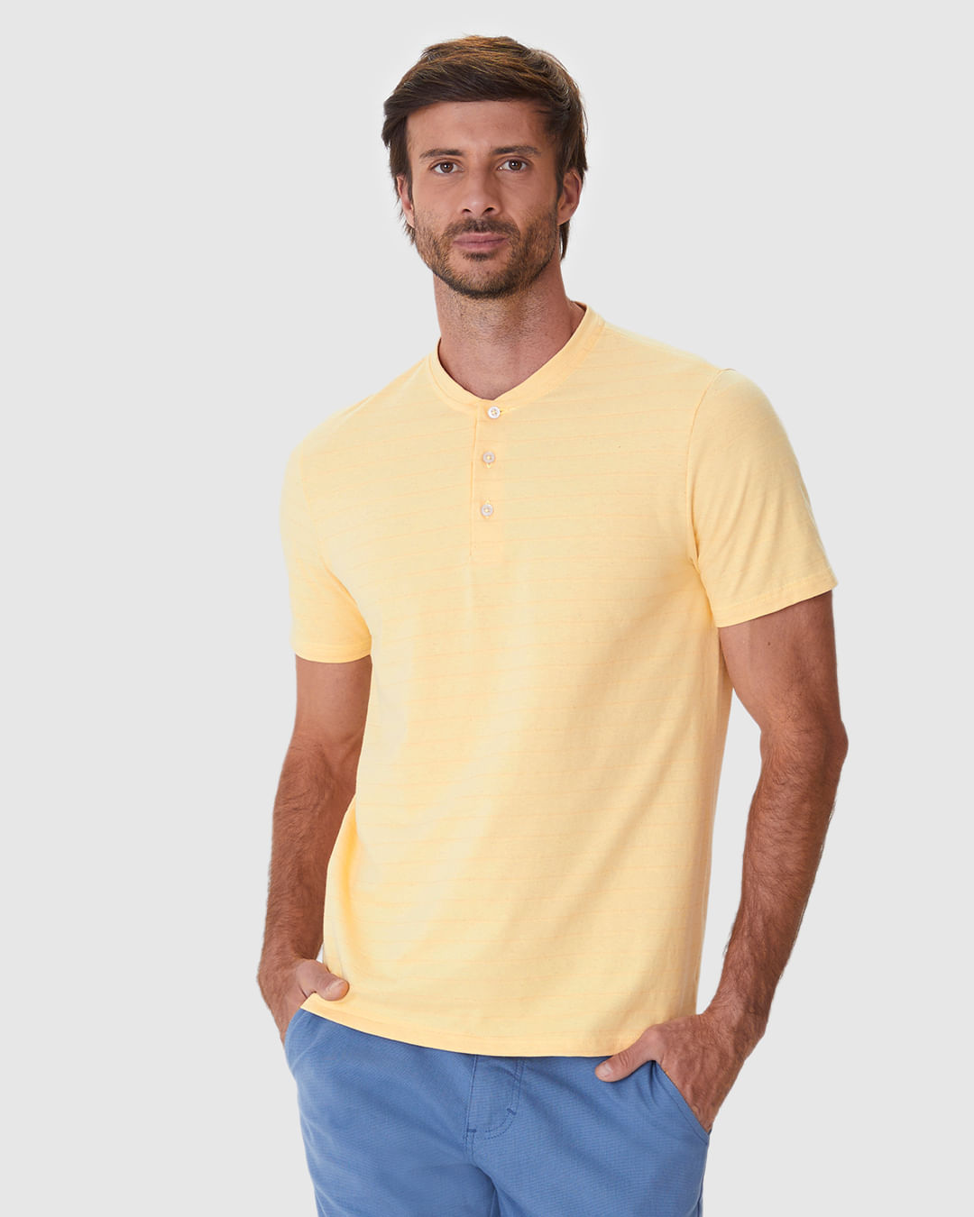 Camiseta Masculina Slim Henley em Malha Linho Texturizada