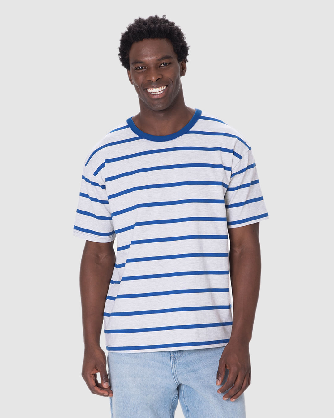 Camiseta Masculina Regular Listrada Manga Curta em Algodão