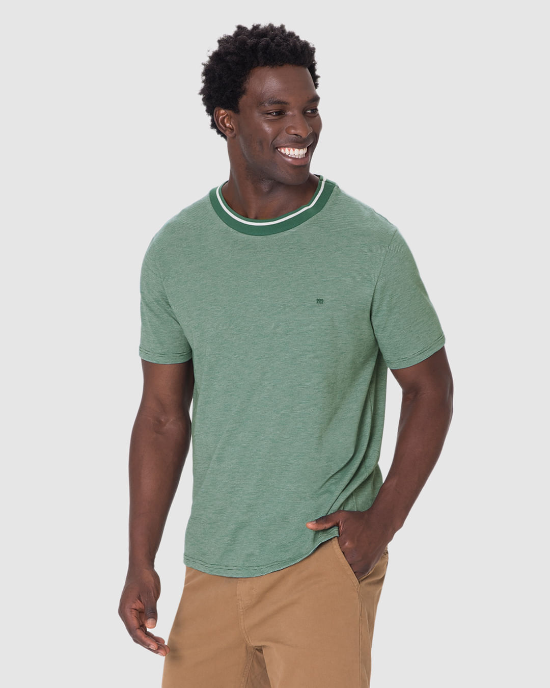 Camiseta Básica Masculina Gola Retilínea em Malha Fio a Fio