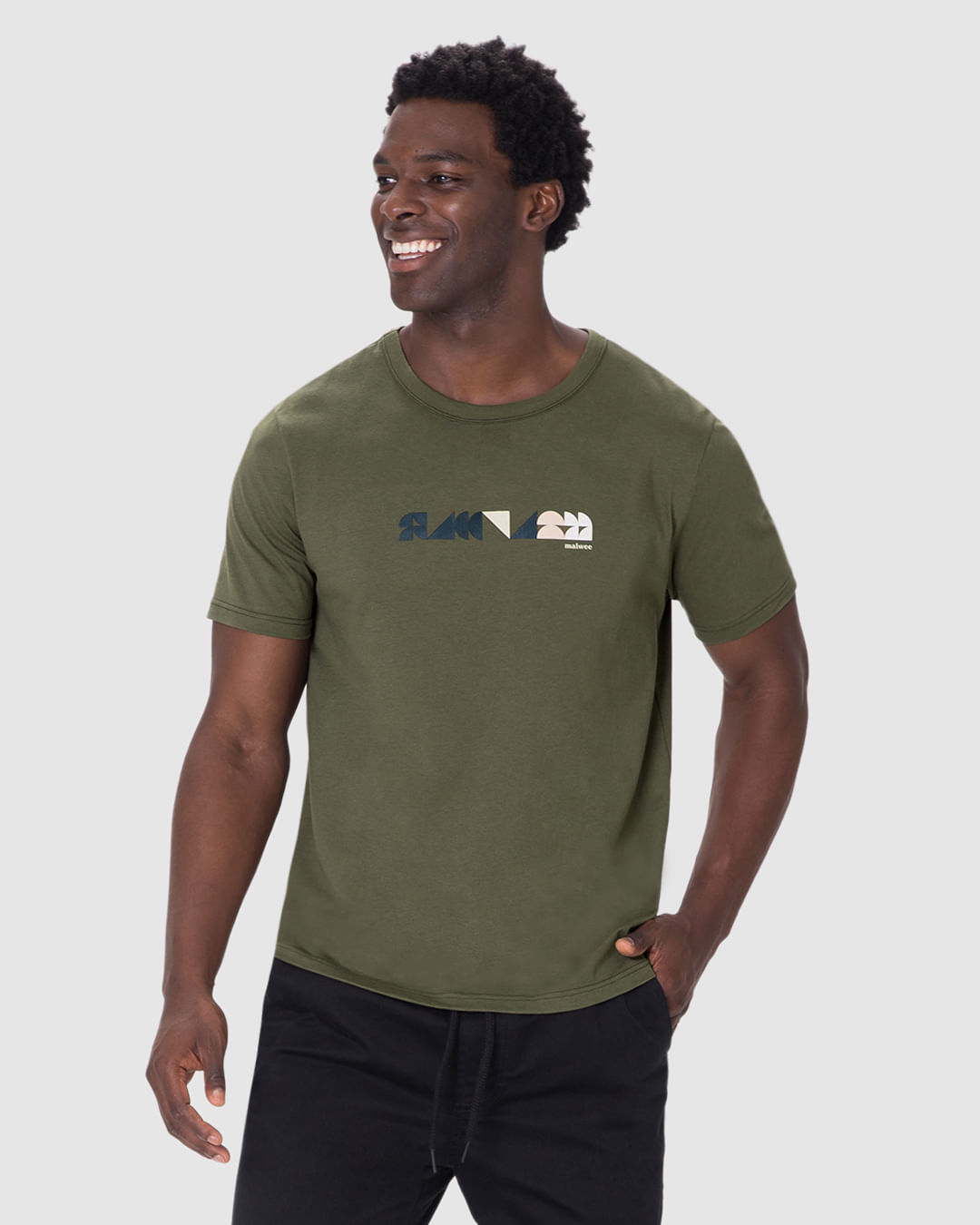 Camiseta Masculina Manga Curta Estampa Discreta Frontal Em Algodão