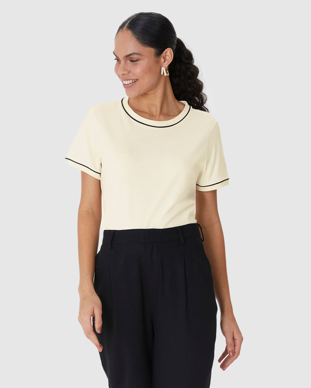 Blusa Básica Feminina Decote Redondo Costura Contraste Em Algodão - Imagem 26