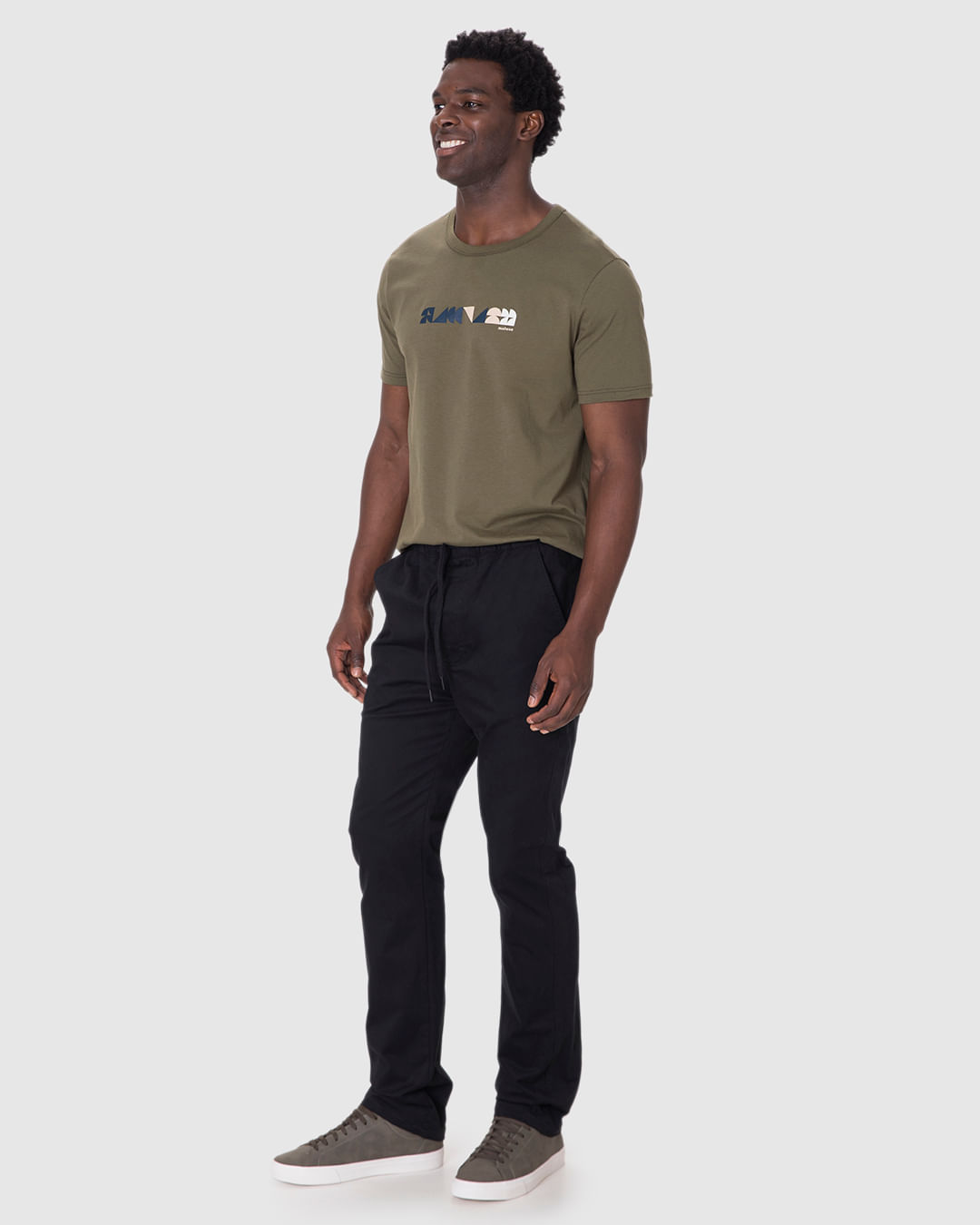 Calça Masculina Jogger Cintura Média Cós Elástico Em Sarja Com Elastano - Imagem 17