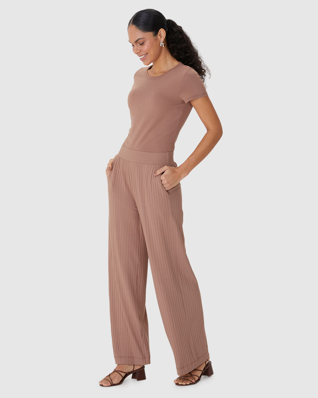 Calça Wide Leg Feminina Cintura Alta Em Malha Canelada De Viscose - Imagem 27