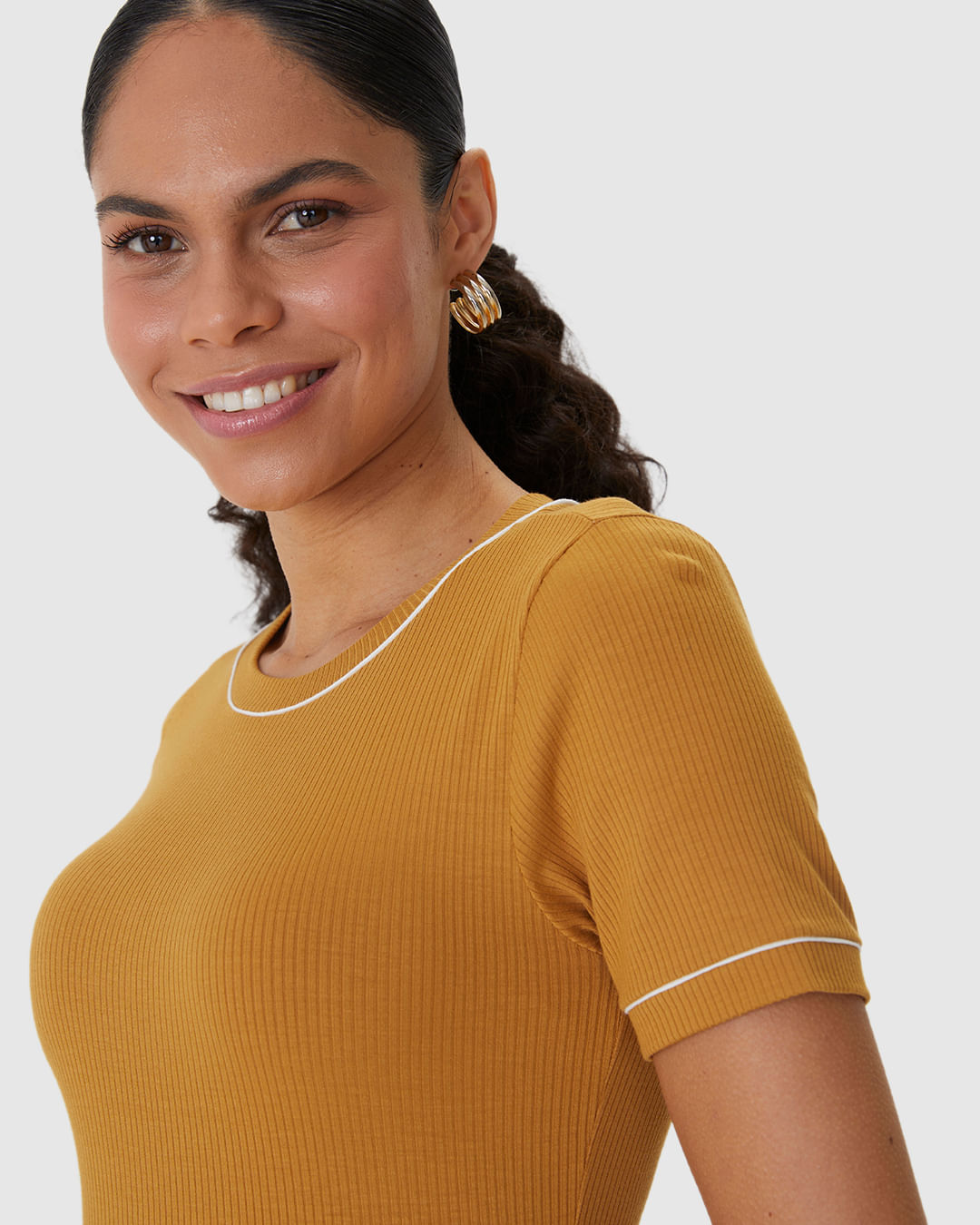 Blusa Básica Feminina Costura Contraste Em Malha Viscose Canelada - Imagem 18