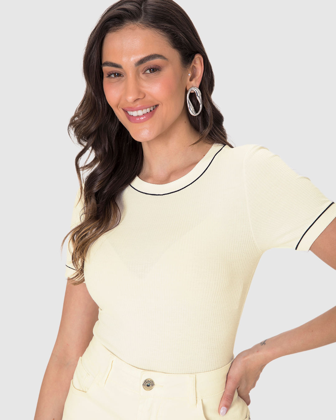 Blusa Básica Feminina Costura Contraste Em Malha Viscose Canelada - Imagem 3