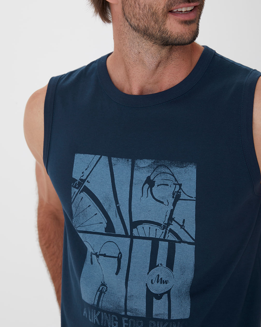 Regata Masculina Decote Redondo Alça Larga Estampa Frontal Em Algodão - Imagem 13