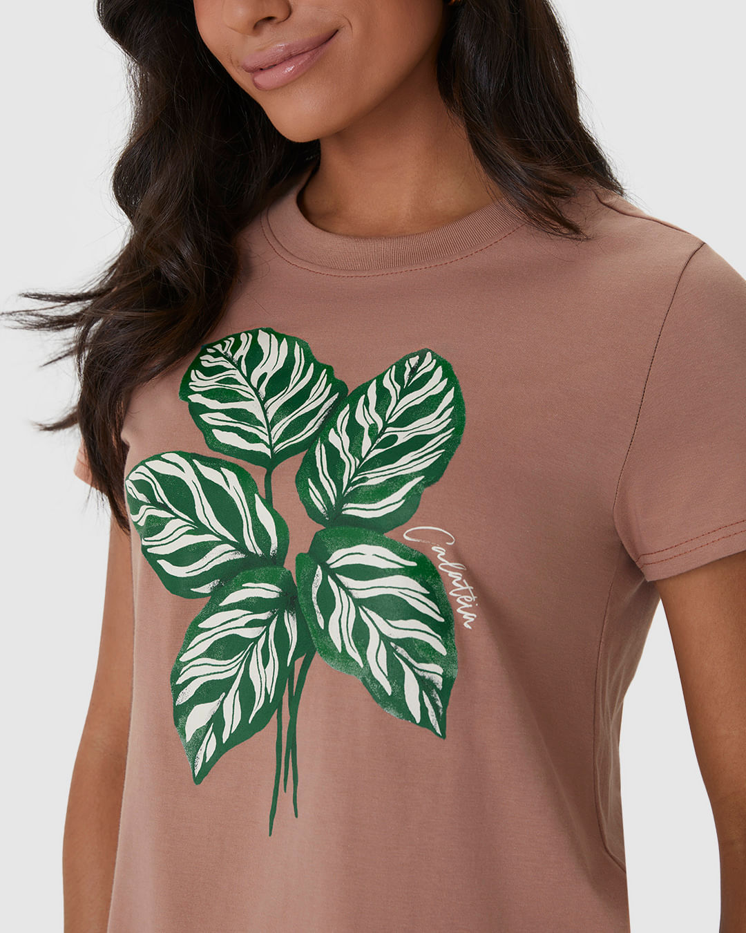 Camiseta Feminina Ilustração Frontal Especial Plantas Em Algodão - Imagem 8