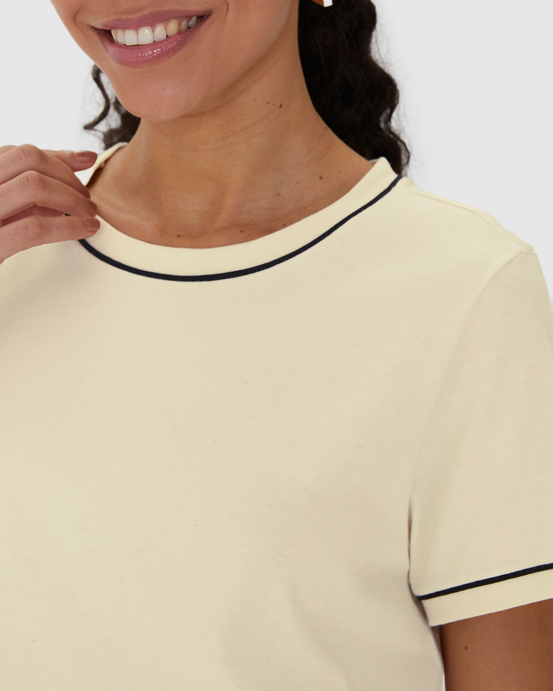 Blusa Básica Feminina Decote Redondo Costura Contraste Em Algodão - Imagem 13