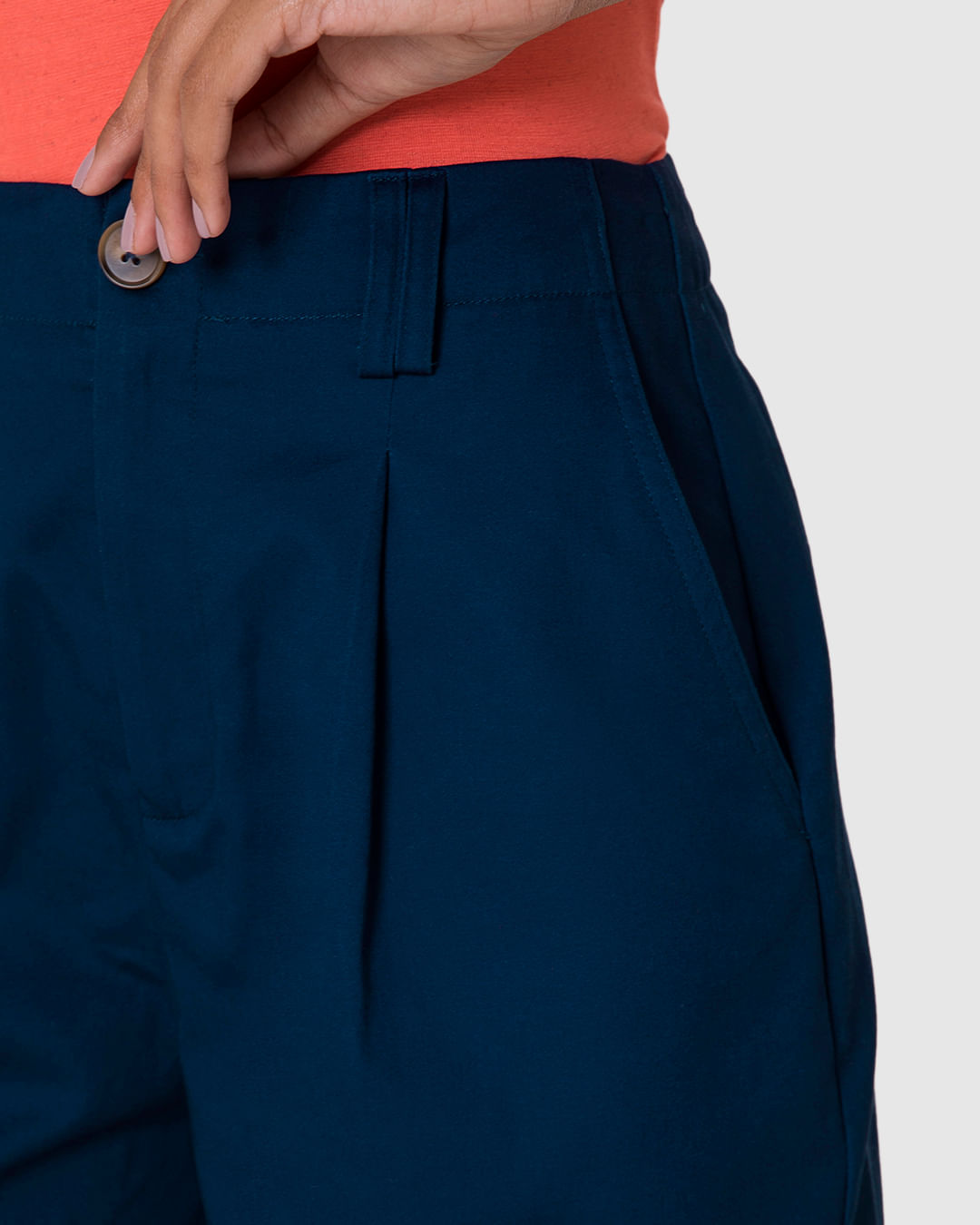 Shorts Reto Feminino Bolso Funcional Em Algodão Sarjado - Imagem 8