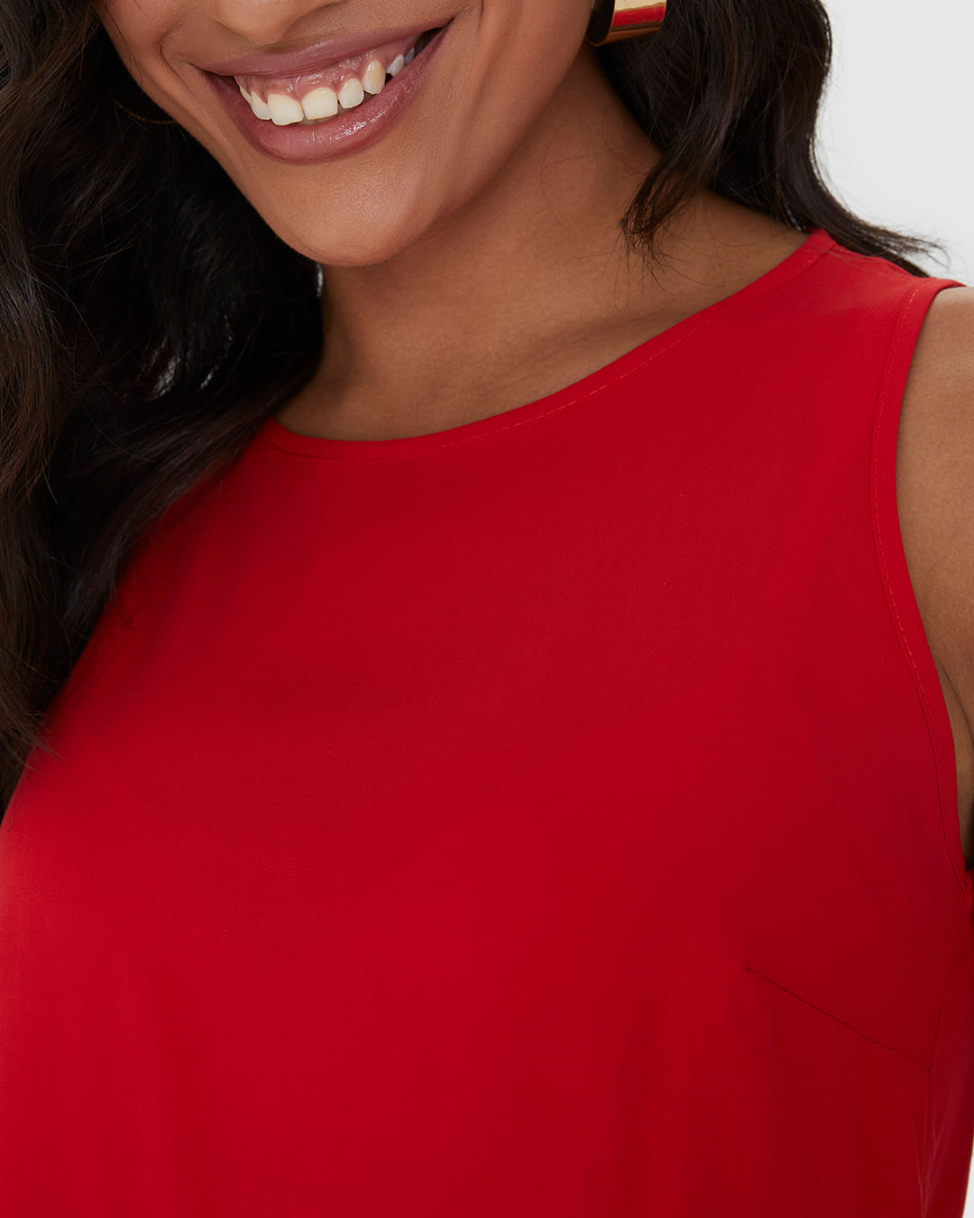 Regata Básica Feminina Long Cropped Alça Larga Em Viscose - Imagem 3