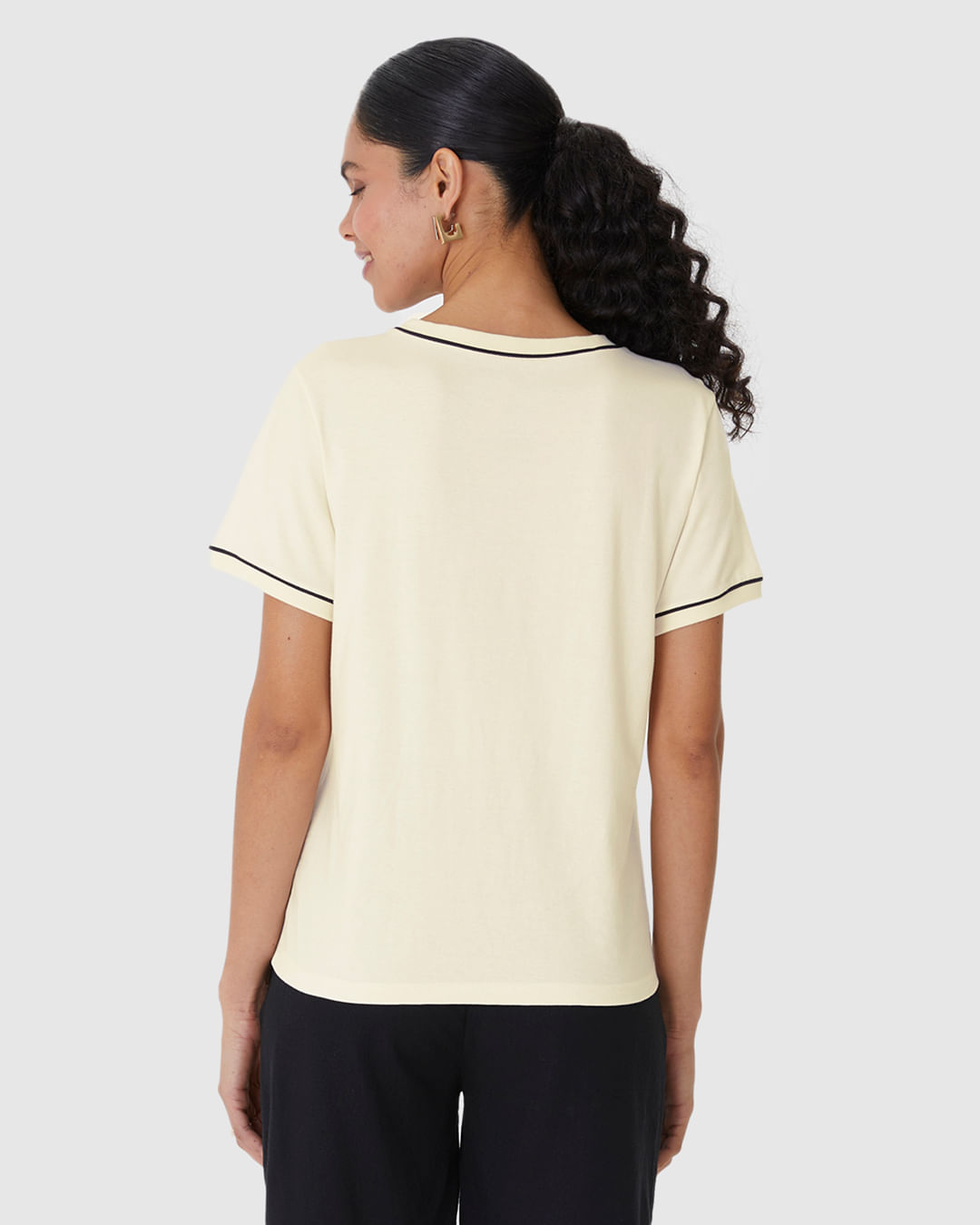 Blusa Básica Feminina Decote Redondo Costura Contraste Em Algodão - Imagem 5