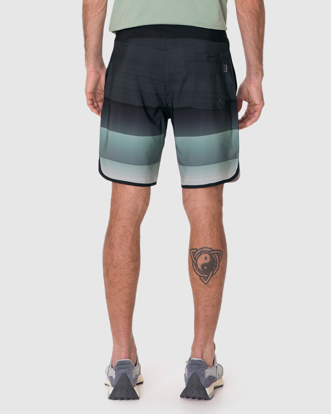Bermuda Masculina Tradicional Cadarço Frontal Em Microfibra Com Elastano - Imagem 10