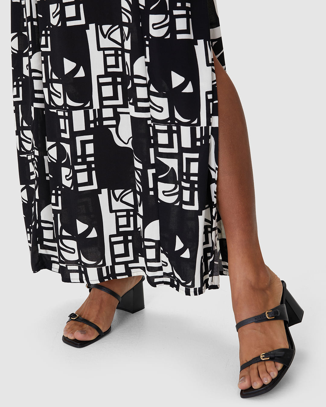 Vestido Midi Feminino Alça Fina Detalhe Fenda Lateral Em Viscose - Imagem 19