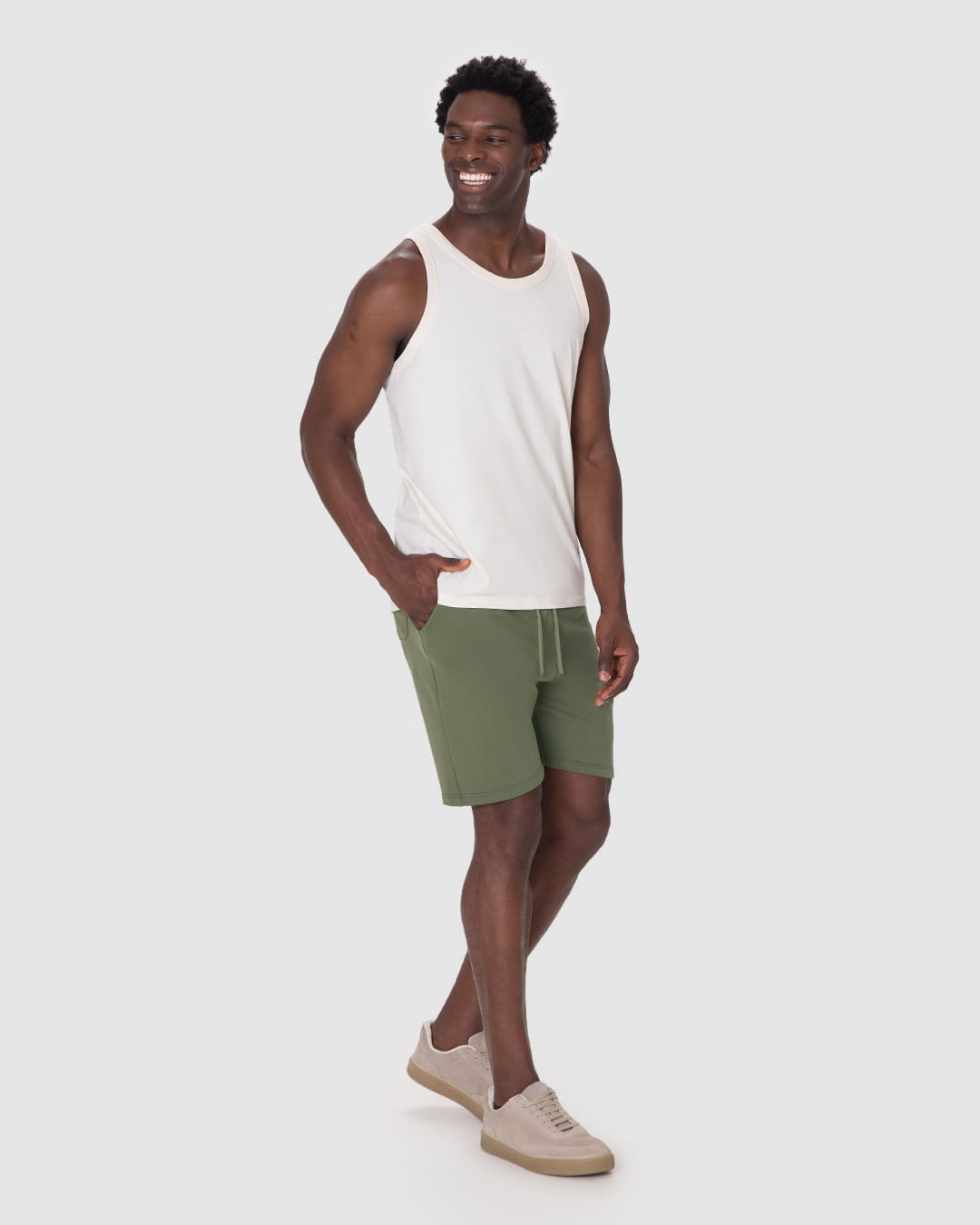 Bermuda Básica Masculina Comfort Bolso Costas Em Moletom