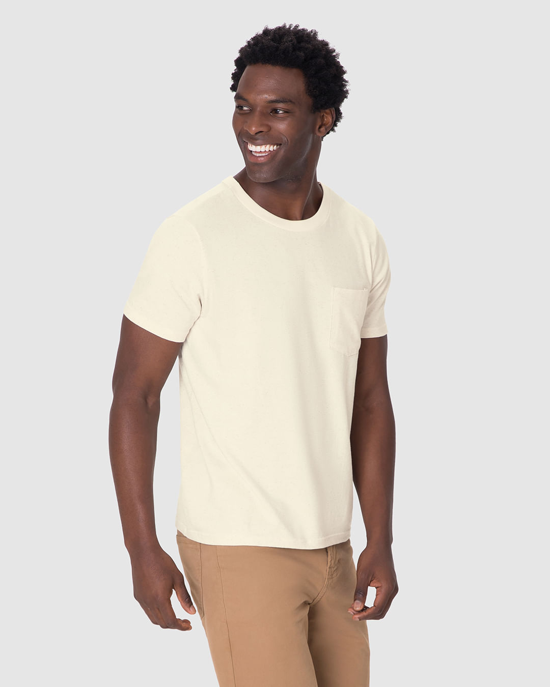 Camiseta Básica Masculina Detalhe Bolso Frontal Em Malha Linho