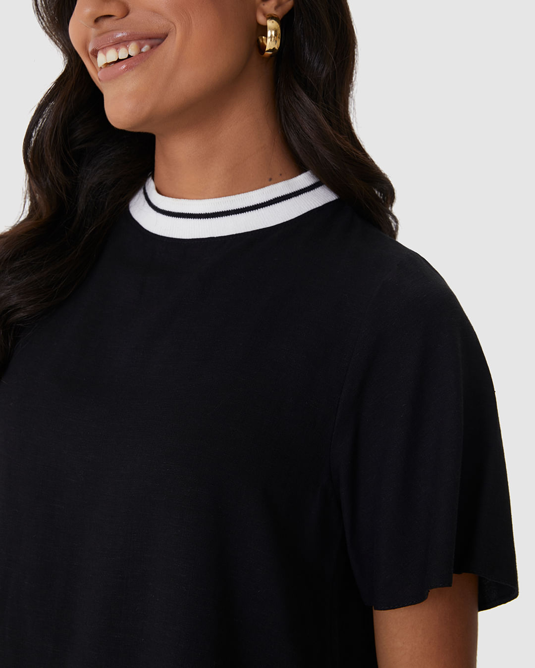 Blusa Ampla Feminina Gola Redonda Retilínea Em Viscolinho Texturizado - Imagem 13