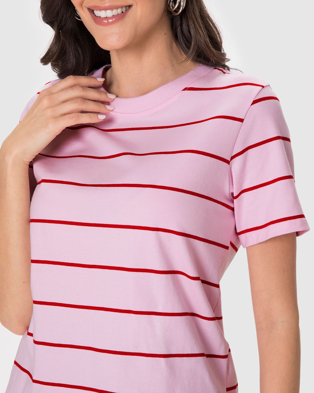 Camiseta Feminina Reta Manga Curta Em Malha Listrada - Imagem 18