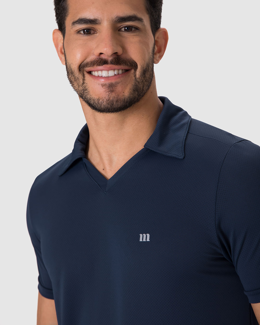 Camisa Polo Esportiva Masculina Gola V Em Malha Microfuros Dry Malwee Active - Imagem 8