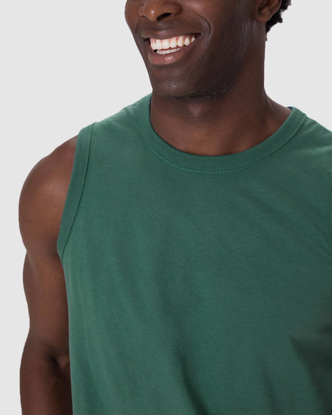 Regata Básica Masculina Cava Ajustada Em Algodão - Imagem 18