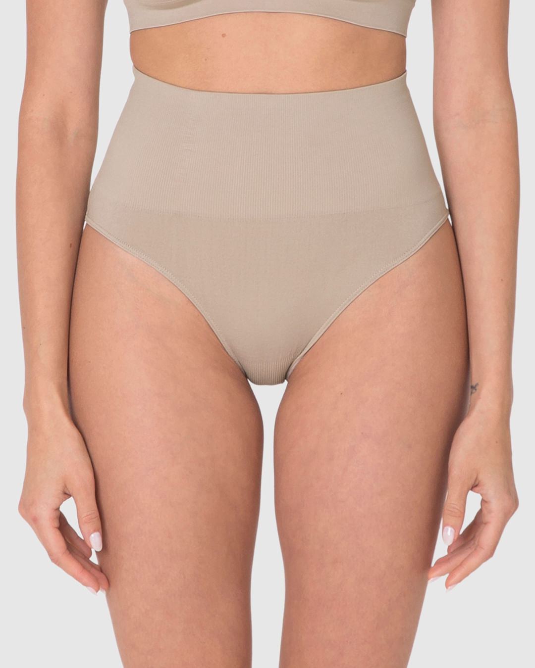 Calcinha Feminina Modeladora Sem Costura Em Poliamida - Imagem 4