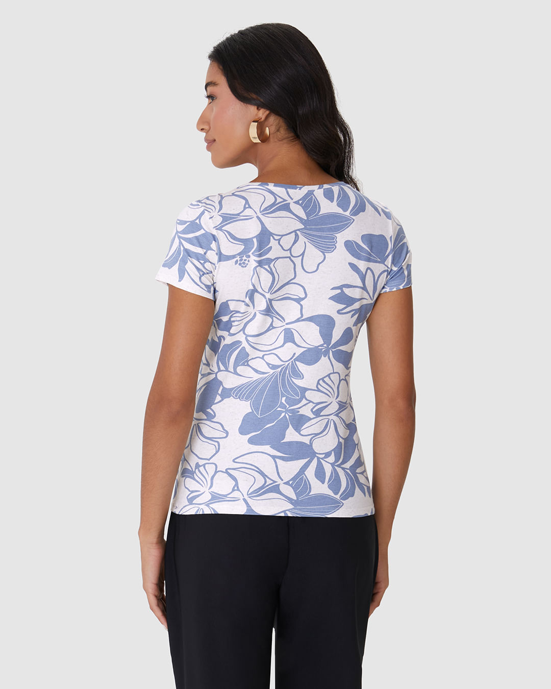 Blusa Básica Feminina Estampa Floral Manga Curta Em Malha Viscolinho Stretch - Imagem 5