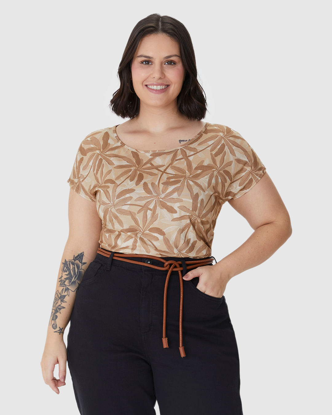 Blusa Feminina Plus Size Barra Mullet Estampa Digital Em Viscose Stretch