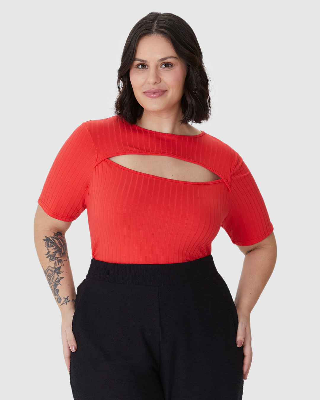 Blusa Feminina Plus Size Decote Detalhe Vazado em Malha Viscose Canelada