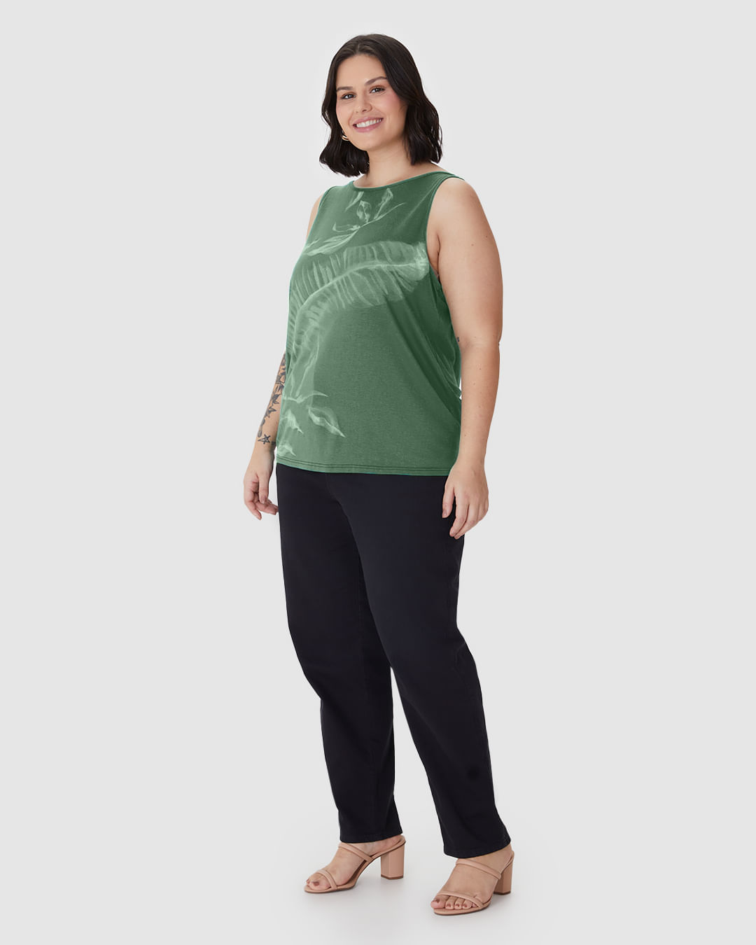 Regata Feminina Plus Size Evasê Estampada Em Malha Viscolinho Stretch - Imagem 17