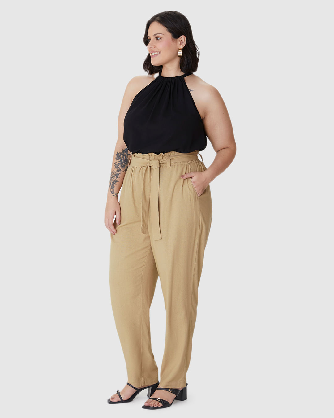 Calça Feminina Plus Size Clochard Com Cinto Em Viscolinho - Imagem 2